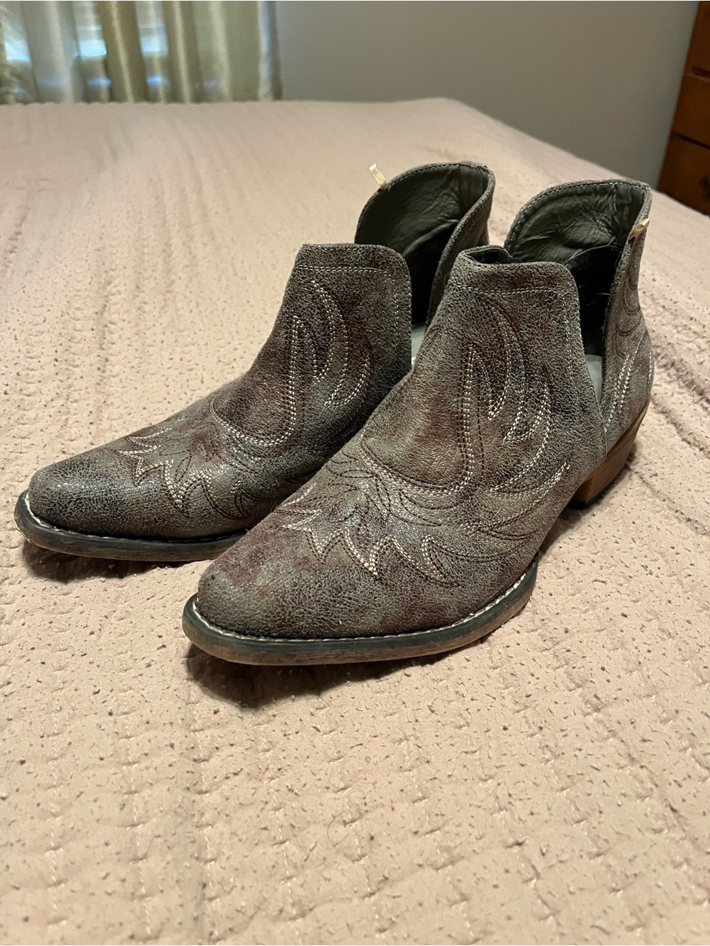 Women’s Distressed Western Ankle Boots